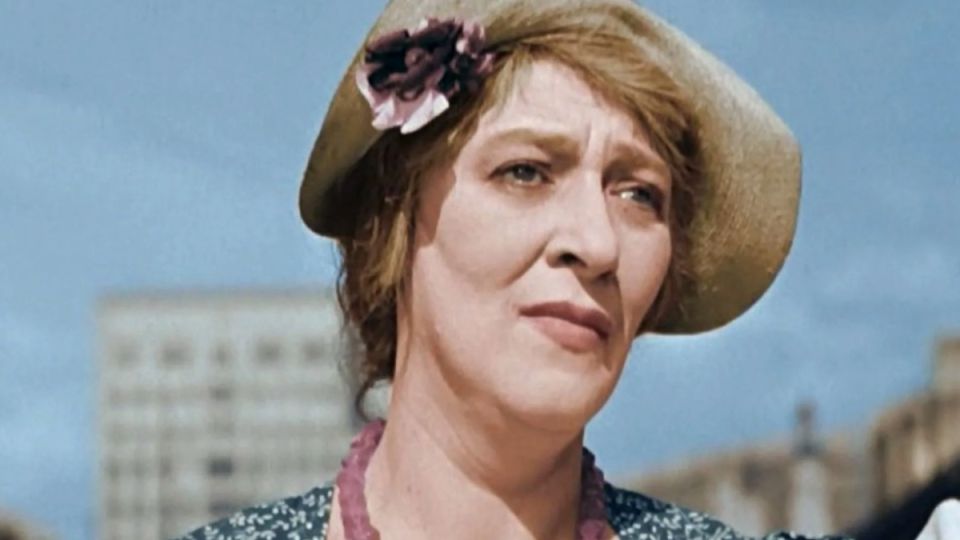 Квартира Фаины Раневской на Патриарших прудах: как была обставлена — какова судьба антикварной мебели артистки