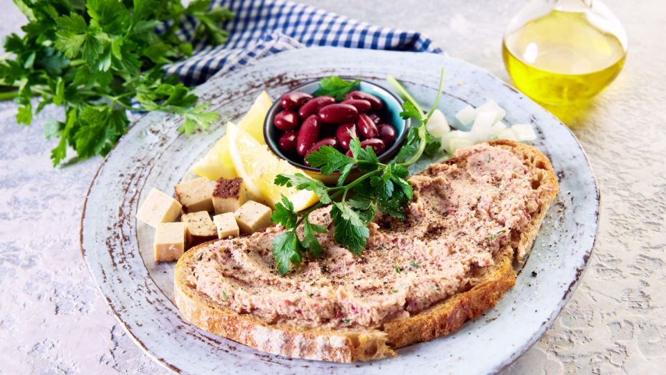 Такая мясная намазка затмит любую колбасу: готовится из обрезков грудинки