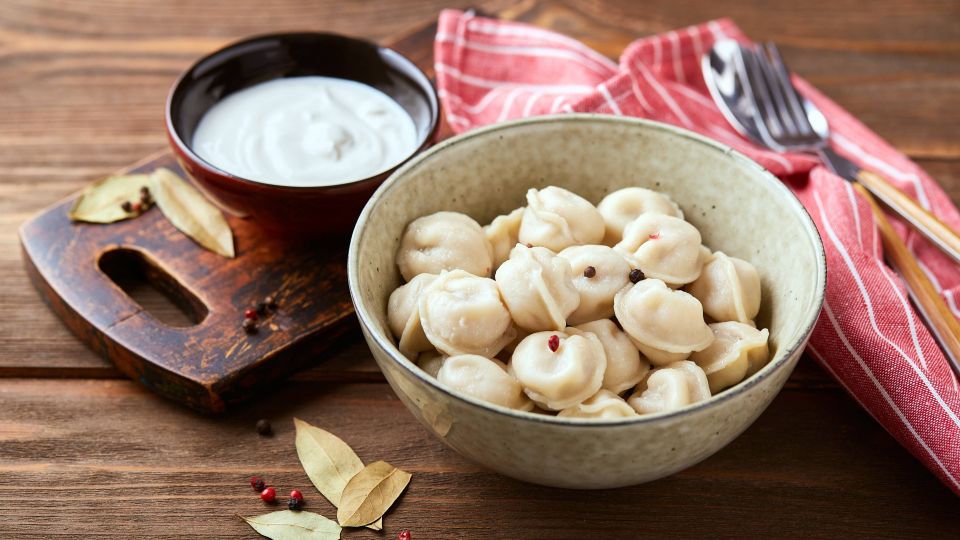 Хозяйки всегда забывают об этом при варке пельменей: от одного нюанса зависит вкус блюда