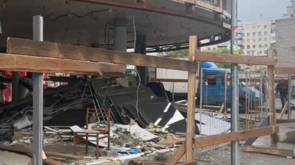 Петербургские депутаты усиливают контроль за нестационарными торговыми объектами