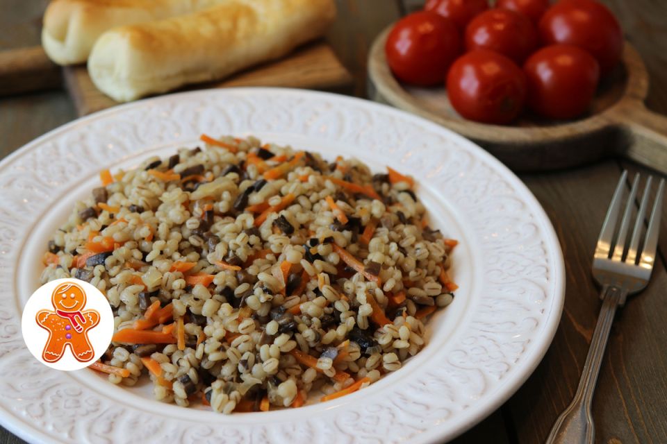 Русский плов с грибами и перловкой как простая сытная находка на кухне