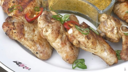 Маринуем куриные крылья: нужны всего два ингредиента