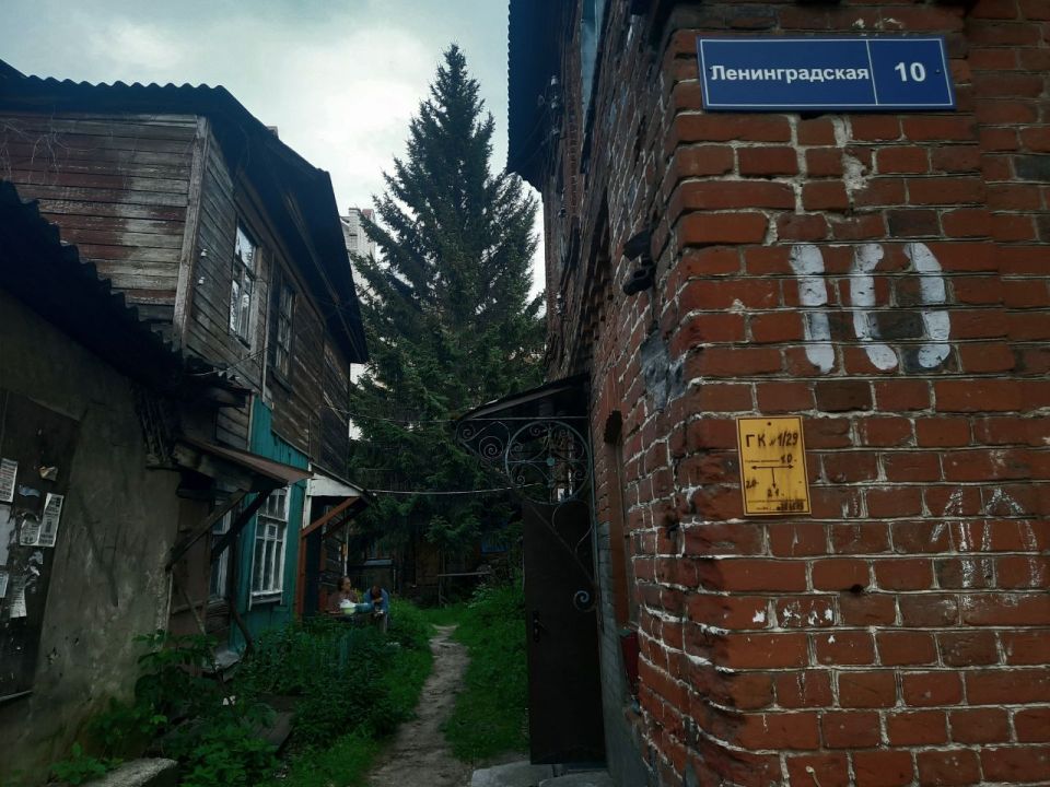     11 :