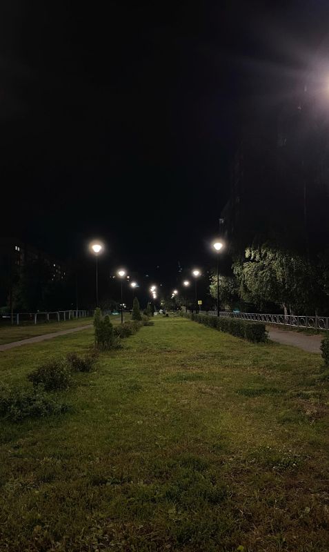     8 :