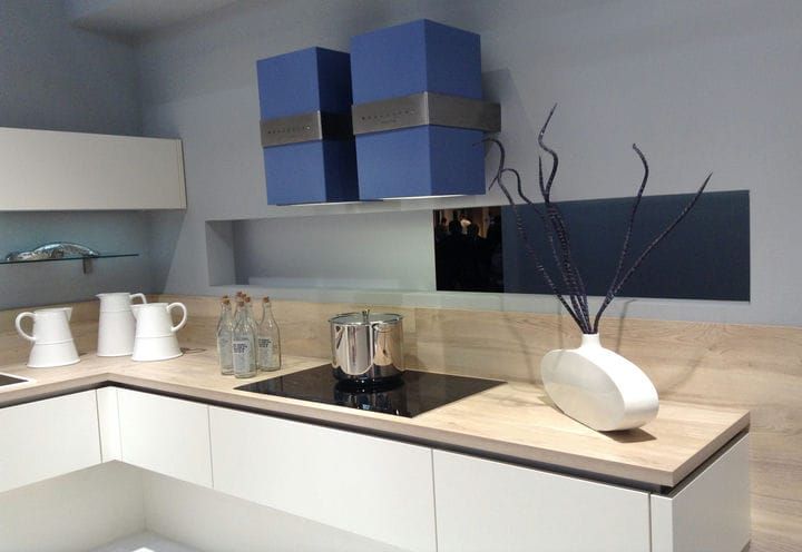 Будет выглядеть как новая: вот что нужно добавить в воду для мытья кухонной столешницы