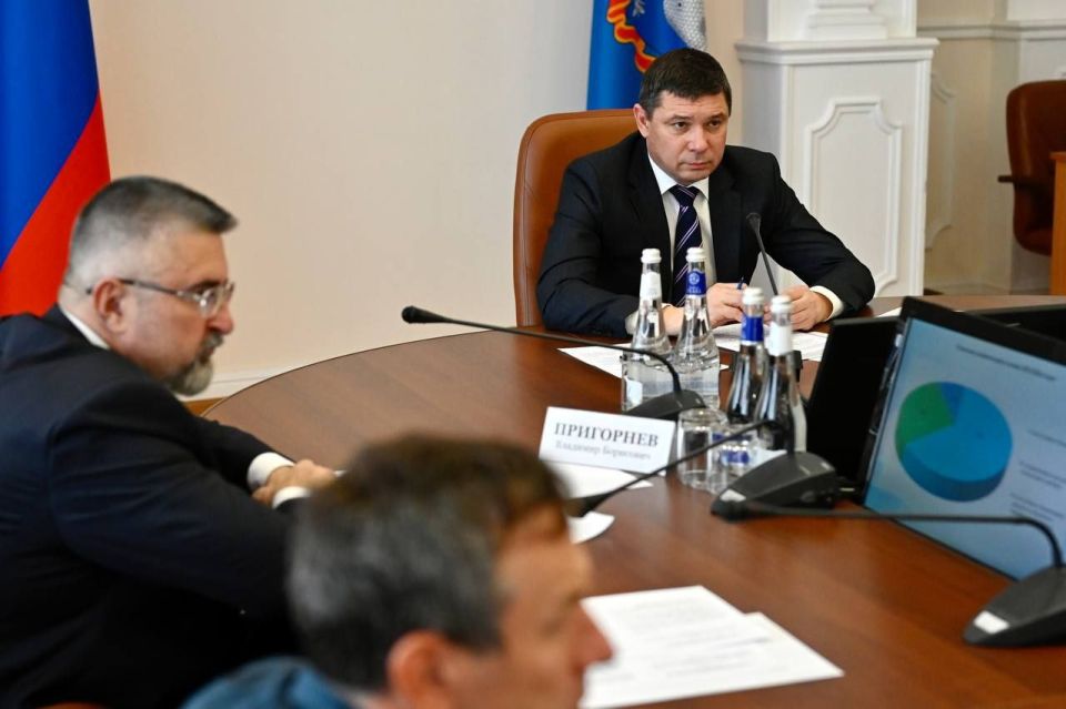 Итоги прохождения пожароопасного сезона в 2025 году подвели на заседании комиссии по предупреждению и ликвидации чрезвычайных ситуаций и обеспечению пожарной безопасности, которое провел глава региона Евгений Первышов