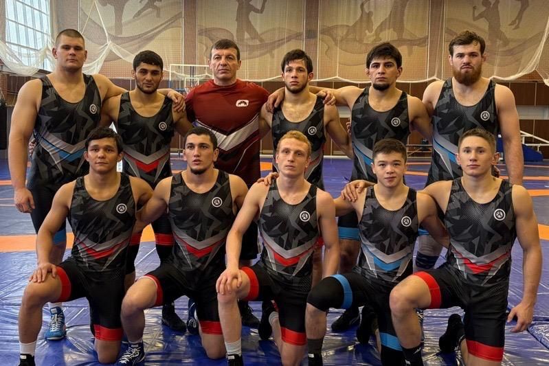 Тамбовский борец Максим Аверин представит Россию на первенстве мира в Сербии