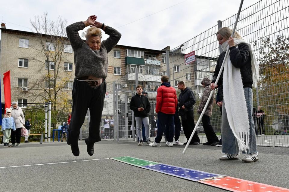 Еще больше фотографий Павла Васильева с сегодняшнего открытия уникальной спортивной площадки