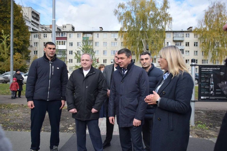 Максим Косенков: По адресу Пензенская, 34 открыта новая спортивная площадка, подаренная городу Общероссийским движением «Здоровое Отечество» в рамках проекта «100 спортивных площадок для России»