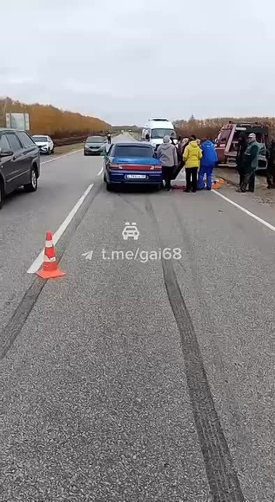      :  4 