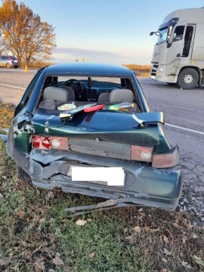 Водитель грузовика врезался в "ВАЗ" на трассе «Р-22 Каспий» в Тамбовской области: 3 человека в больнице