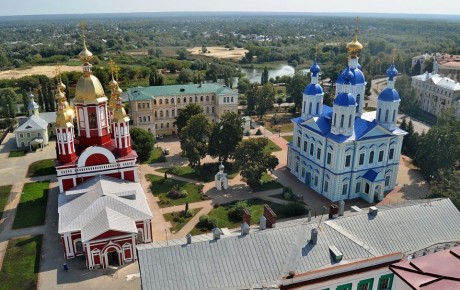 Отношение россиян к значительной разнице в возрасте в паре выяснил ВЦИОМ
