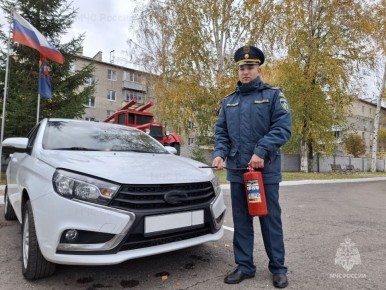 Как тушить пожар в авто. По статистике, возгорания в транспортных средствах далеко не редкость, и чаще всего они происходят в моторном отсеке
