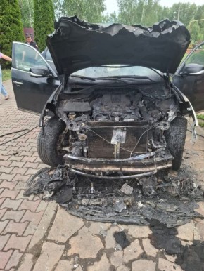 В Тамбовской области мужчина после конфликта на дороге поджёг автомобиль Infiniti