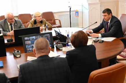 Евгений Первышов: Особое внимание на оперативном совещании уделили диспансеризации взрослого населения