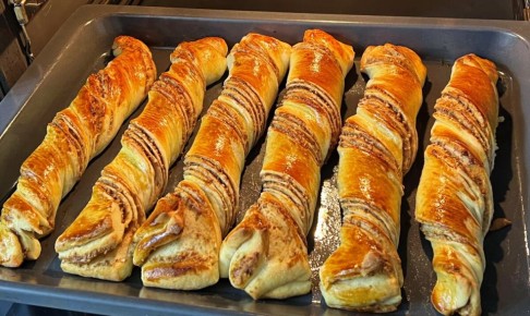 Необычная выпечка к чаю: пирог с грецкими орехами и джемом, который покорит всех!