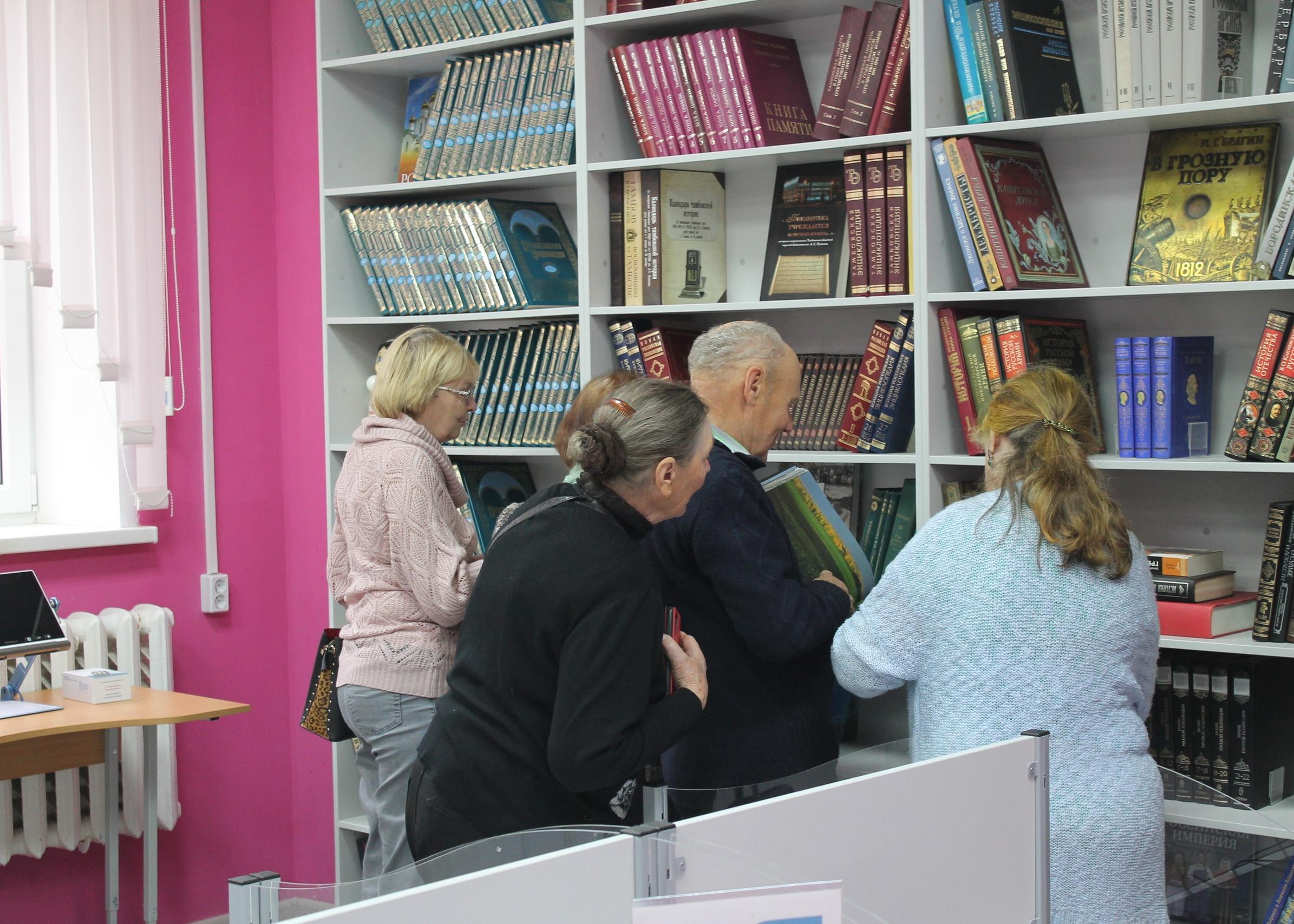 Со дня открытия библиотеки-филиала №1 имени К.В.Плехановой после масштабной модернизации, которая проводилась по нацпроекту «Семья», прошло меньше месяца Со дня открытия библиотеки-филиала №1 имени К.В.Плехановой после масштабной модернизации, которая проводилась по нацпроекту «Семья», прошло меньше месяца