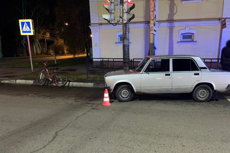 На Карла Маркса в Тамбове легковушка сбила пожилую велосипедистку