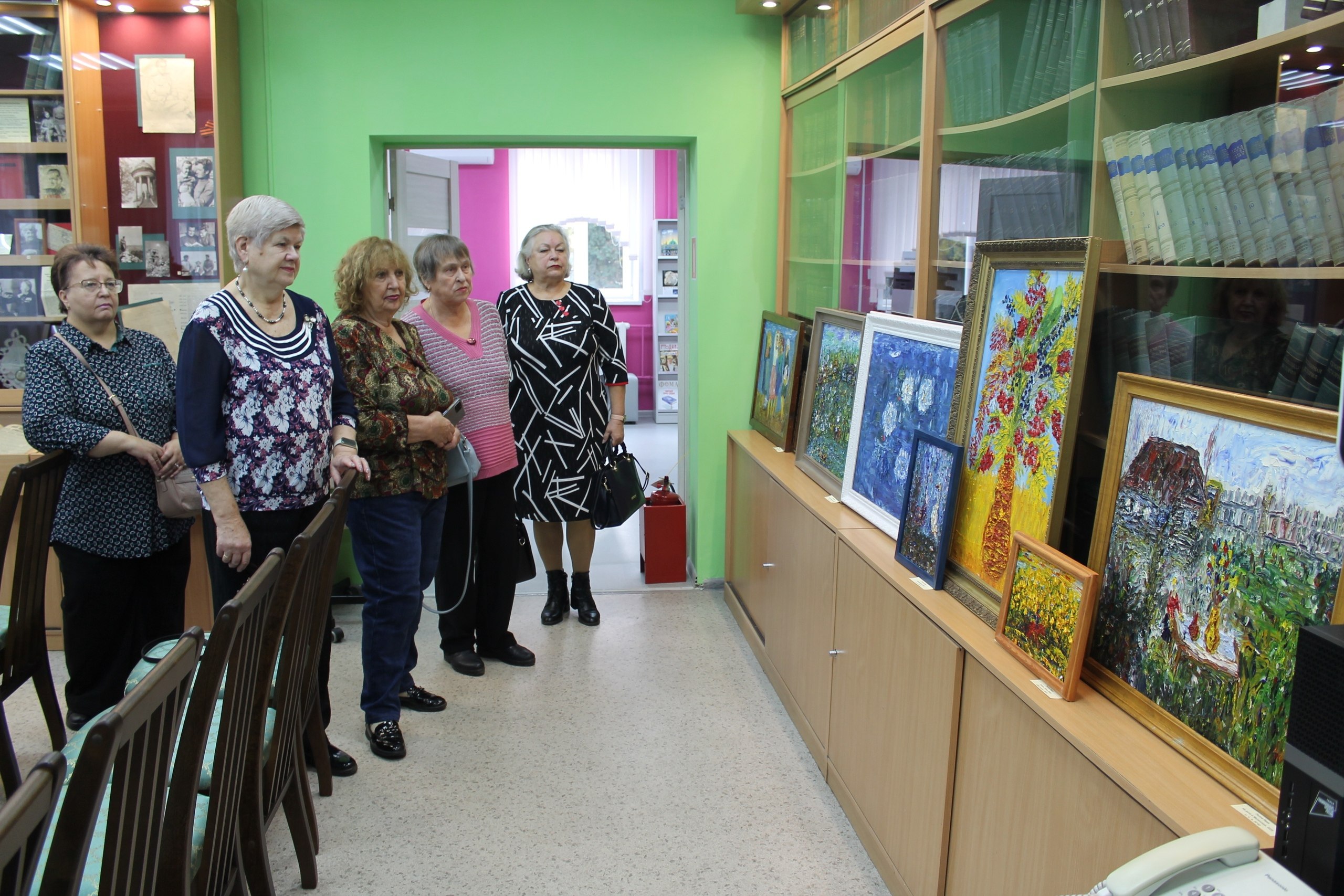 Со дня открытия библиотеки-филиала №1 имени К.В.Плехановой после масштабной модернизации, которая проводилась по нацпроекту «Семья», прошло меньше месяца Со дня открытия библиотеки-филиала №1 имени К.В.Плехановой после масштабной модернизации, которая проводилась по нацпроекту «Семья», прошло меньше месяца