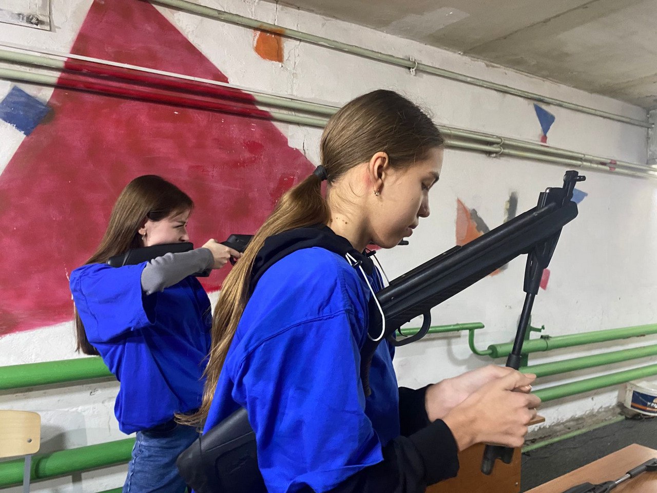 Первенство города по пулевой стрельбе стартовало сегодня в сортшколе №5. Около сорока стрелков из областного центра, Кирсанова и Пичаево продемонстрировали свою меткость Первенство города по пулевой стрельбе стартовало сегодня в сортшколе №5. Около сорока стрелков из областного центра, Кирсанова и Пичаево продемонстрировали свою меткость