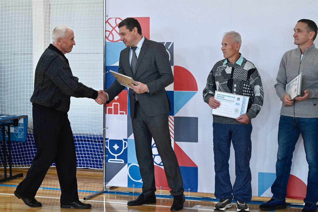 Евгений Первышов: Посмотрел новый игровой корпус спортивно-тренировочного центра "Тамбов" в северной части города Евгений Первышов: Посмотрел новый игровой корпус спортивно-тренировочного центра "Тамбов" в северной части города