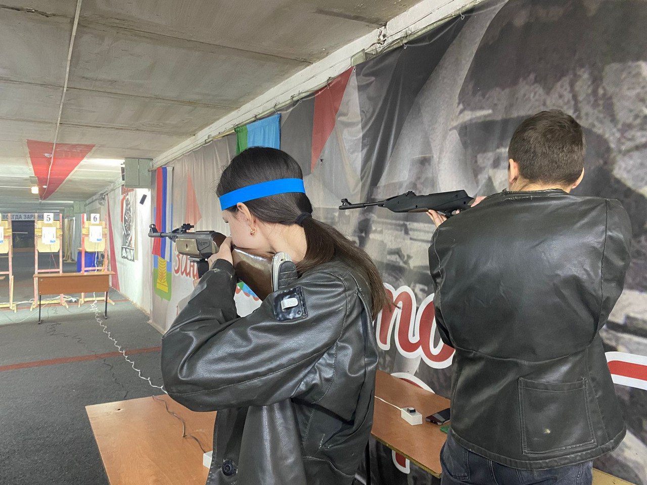 Первенство города по пулевой стрельбе стартовало сегодня в сортшколе №5. Около сорока стрелков из областного центра, Кирсанова и Пичаево продемонстрировали свою меткость Первенство города по пулевой стрельбе стартовало сегодня в сортшколе №5. Около сорока стрелков из областного центра, Кирсанова и Пичаево продемонстрировали свою меткость