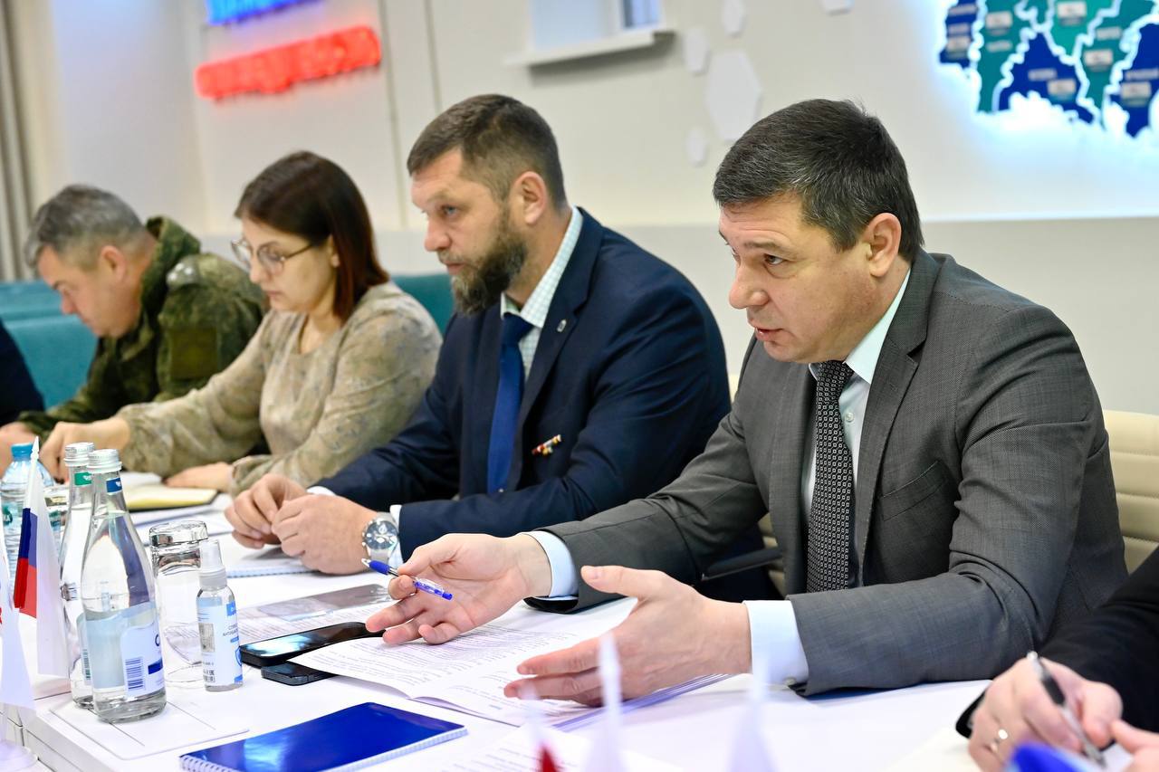 Евгений Первышов: Провёл в региональном отделении фонда "Защитники Отечества" традиционный приём граждан для участников СВО и членов их семей Евгений Первышов: Провёл в региональном отделении фонда "Защитники Отечества" традиционный приём граждан для участников СВО и членов их семей