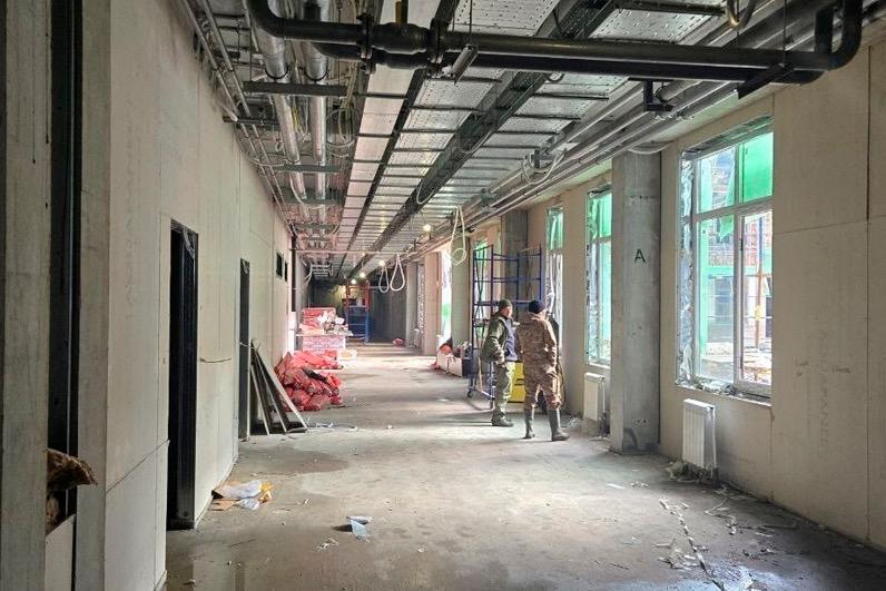 В Бокинской школе готовят к запуску котельную для продолжения строительства