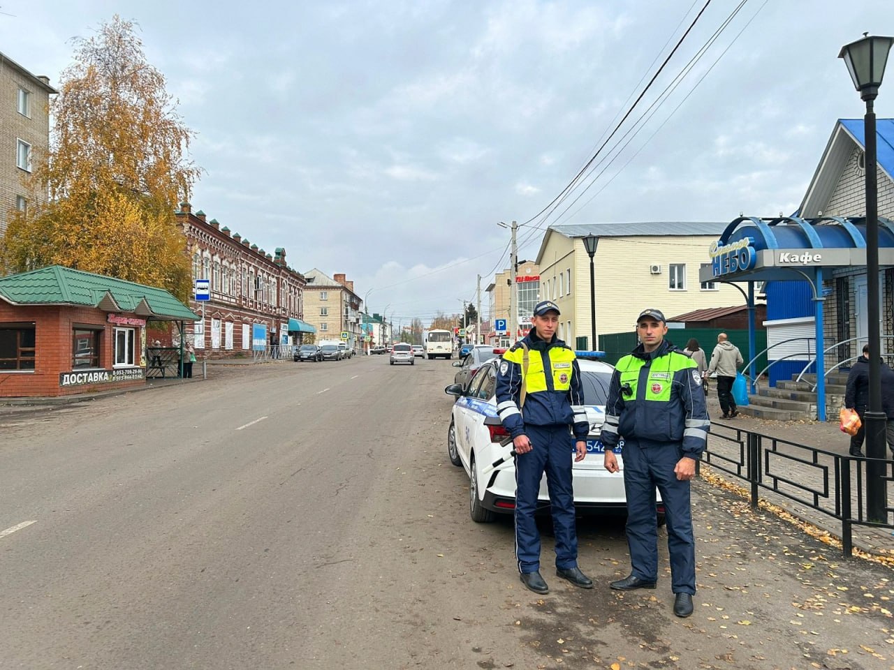 В рамках проведения профилактического мероприятия "Пешеход-дорога" с целью повышения уровня безопасности дорожного движения и профилактики дорожно-транспортных происшествий с участием пешеходов, сотрудники Госавтоинспекции... В рамках проведения профилактического мероприятия "Пешеход-дорога" с целью повышения уровня безопасности дорожного движения и профилактики дорожно-транспортных происшествий с участием пешеходов, сотрудники Госавтоинспекции...