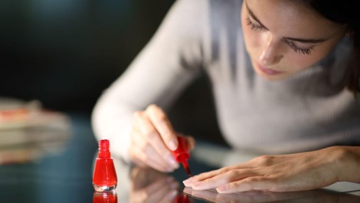 Лак высохнет на ногтях в 2 раза быстрее: понадобится лишь один продукт с вашей кухни