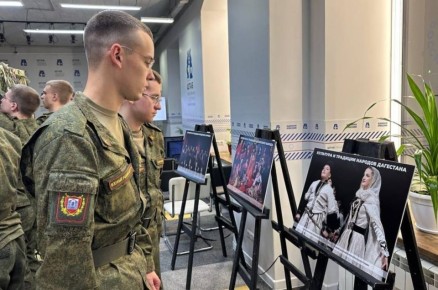 В Тамбове в штабе общественной поддержки партии «Единая Россия» открылась мобильная выставка «Мы дружим!», приуроченная ко Дню народного единства