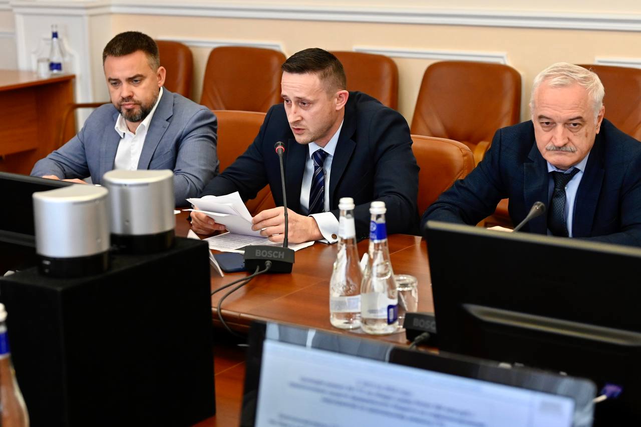 Глава области Евгений Первышов провел совещание с главами муниципалитетов и экологами о работе гидротехнических сооружений (ГТС), расположенных на территории региона Глава области Евгений Первышов провел совещание с главами муниципалитетов и экологами о работе гидротехнических сооружений (ГТС), расположенных на территории региона