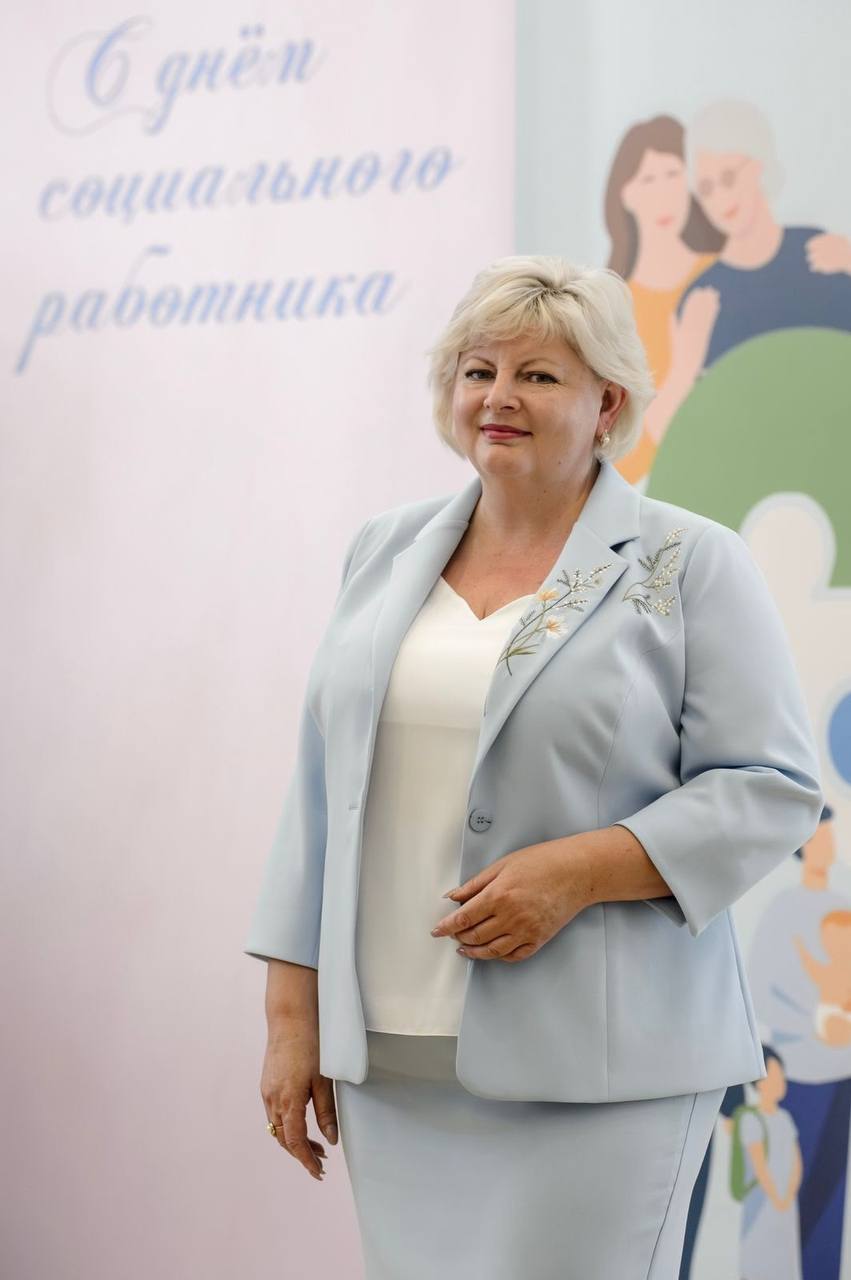 Евгений Первышов назначил на должность министра социальной защиты и семейной политики Марину Макову