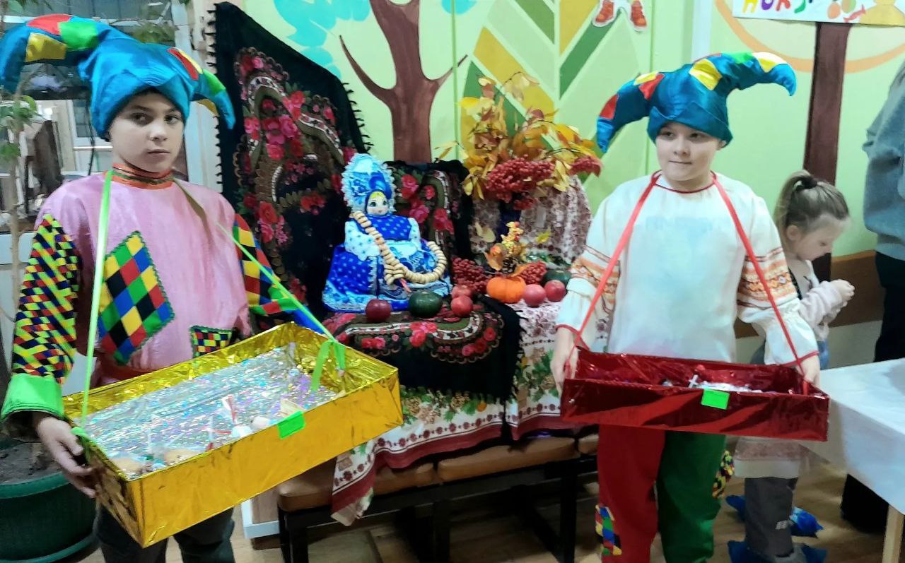 Благотворительная Казанская ярмарка прошла накануне в гимназии №7. Это традиционное мероприятие, которое проводится в рамках празднования Дню народного единства Благотворительная Казанская ярмарка прошла накануне в гимназии №7. Это традиционное мероприятие, которое проводится в рамках празднования Дню народного единства