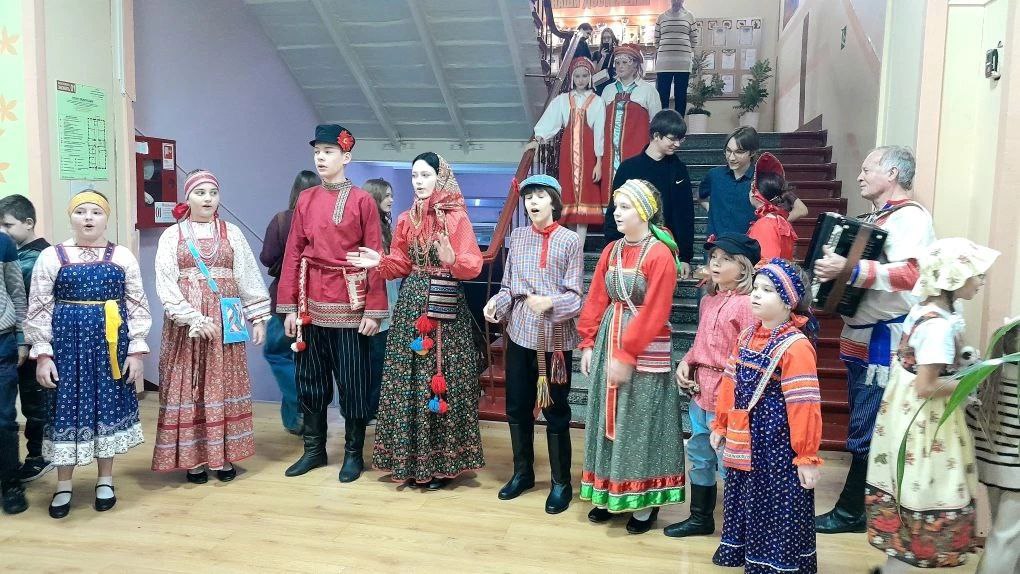 Благотворительная Казанская ярмарка прошла накануне в гимназии №7. Это традиционное мероприятие, которое проводится в рамках празднования Дню народного единства Благотворительная Казанская ярмарка прошла накануне в гимназии №7. Это традиционное мероприятие, которое проводится в рамках празднования Дню народного единства