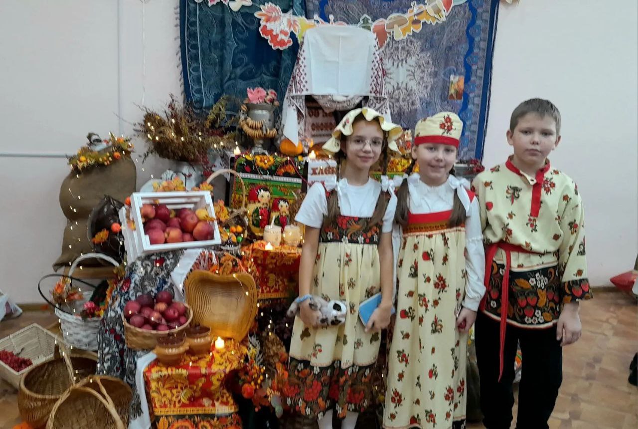 Благотворительная Казанская ярмарка прошла накануне в гимназии №7. Это традиционное мероприятие, которое проводится в рамках празднования Дню народного единства Благотворительная Казанская ярмарка прошла накануне в гимназии №7. Это традиционное мероприятие, которое проводится в рамках празднования Дню народного единства