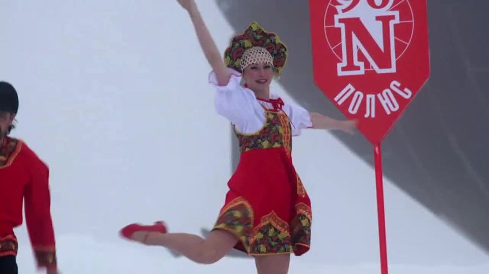Этим ярким народным танцем Клуб полярных путешествий поздравляет всех россиян с Днем народного единства!