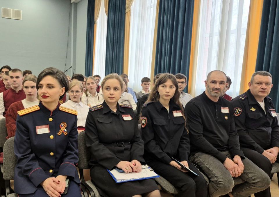 Представитель СУ СК России по Тамбовской области приняла участие в патриотическом квесте, посвященном Дню народного единства Представитель СУ СК России по Тамбовской области приняла участие в патриотическом квесте, посвященном Дню народного единства