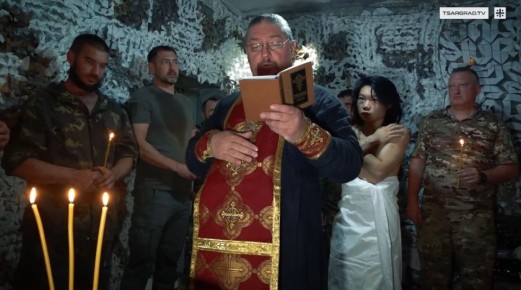 В зоне СВО батюшка из Тамбовской области окрестил контрактника из Китая