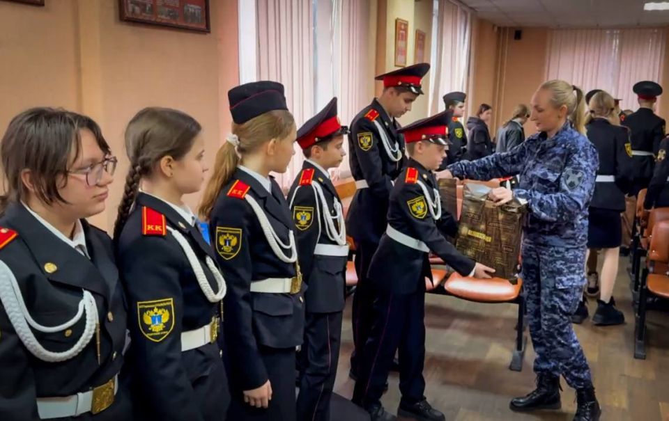 В Центральном округе Росгвардии прошли мероприятия, посвященные Дню народного единства В Центральном округе Росгвардии прошли мероприятия, посвященные Дню народного единства