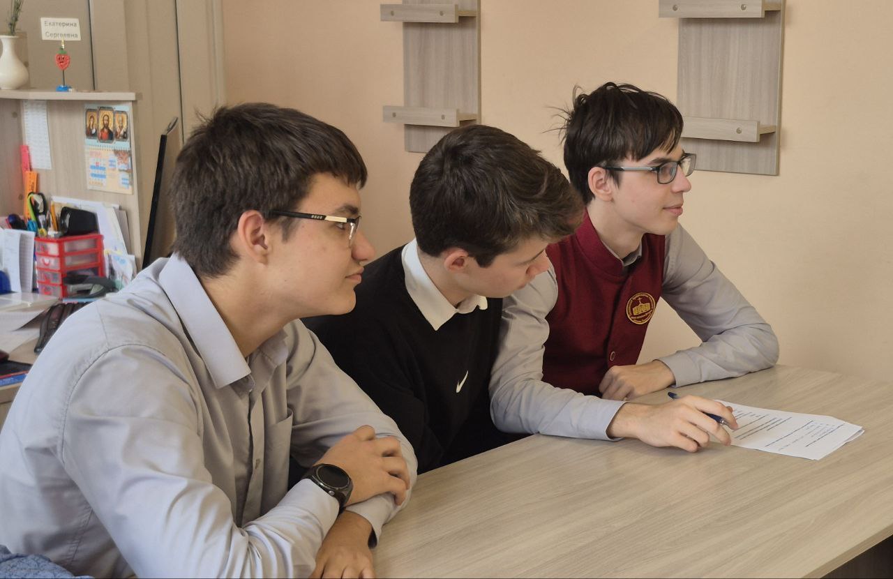 Представитель СУ СК России по Тамбовской области приняла участие в патриотическом квесте, посвященном Дню народного единства Представитель СУ СК России по Тамбовской области приняла участие в патриотическом квесте, посвященном Дню народного единства