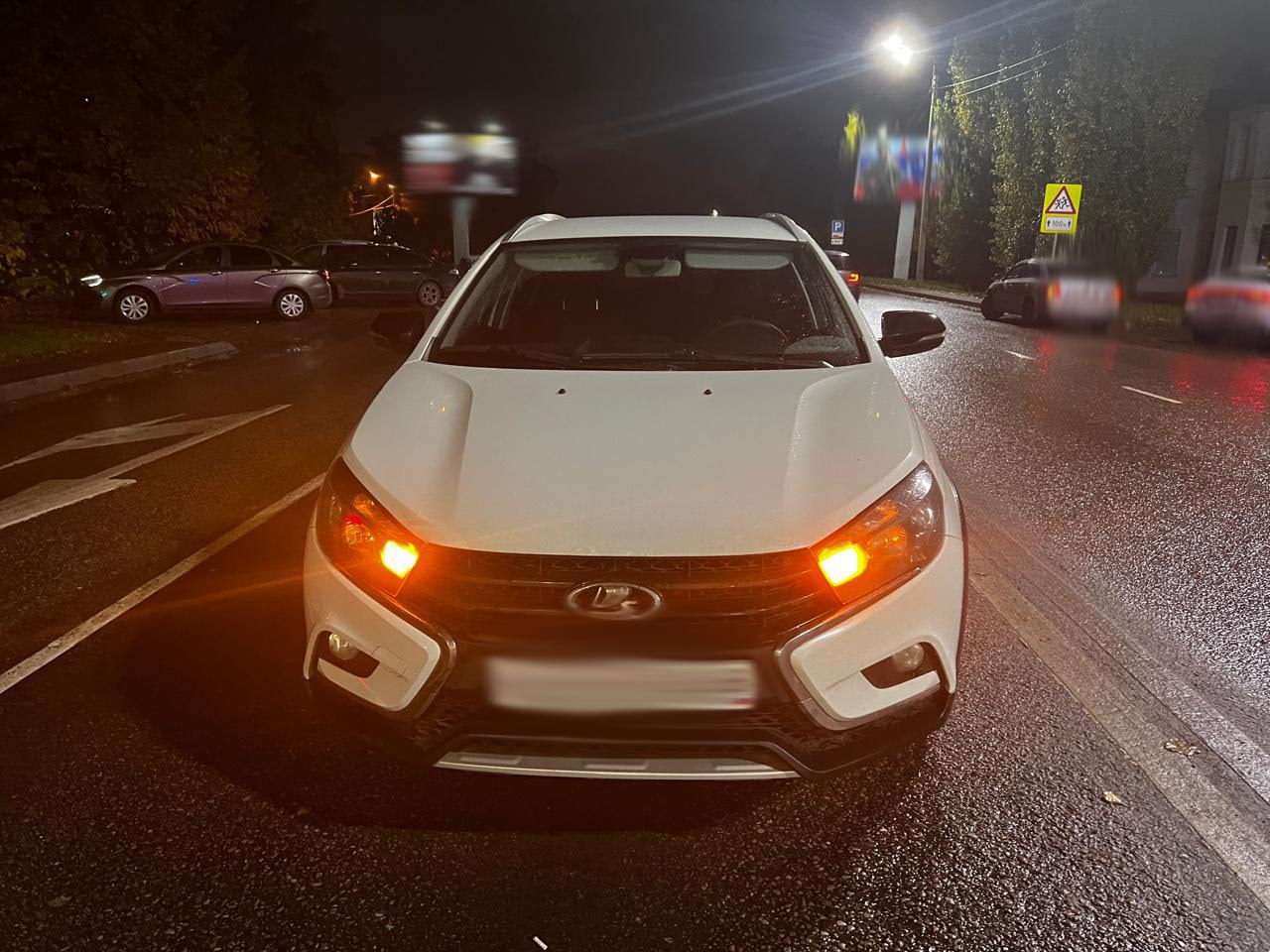 1 ноября в 22 часа 10 минут в районе дома №238 по улице Карла Маркса города Тамбова, водитель автомобиля «ВАЗ-2115», молодой человек 2007 года рождения, при проезде регулируемого перекрестка на запрещающий (красный) сигнал... 1 ноября в 22 часа 10 минут в районе дома №238 по улице Карла Маркса города Тамбова, водитель автомобиля «ВАЗ-2115», молодой человек 2007 года рождения, при проезде регулируемого перекрестка на запрещающий (красный) сигнал...