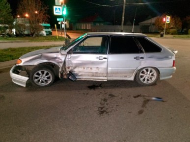 4 ноября в 19 часов 50 минут в районе дома №97 по улице Гагарина города Тамбова, водитель автомобиля «ВАЗ 2114», молодой человек 2005 года рождения, на регулируемом перекрестке при выполнении манёвра «поворот налево» не...