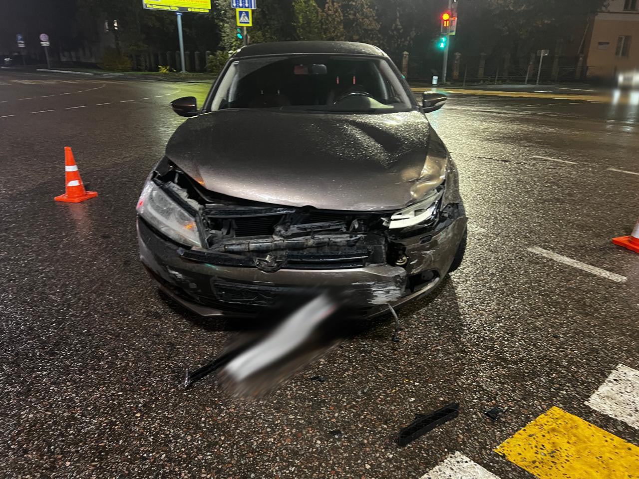 1 ноября в 22 часа 10 минут в районе дома №238 по улице Карла Маркса города Тамбова, водитель автомобиля «ВАЗ-2115», молодой человек 2007 года рождения, при проезде регулируемого перекрестка на запрещающий (красный) сигнал... 1 ноября в 22 часа 10 минут в районе дома №238 по улице Карла Маркса города Тамбова, водитель автомобиля «ВАЗ-2115», молодой человек 2007 года рождения, при проезде регулируемого перекрестка на запрещающий (красный) сигнал...