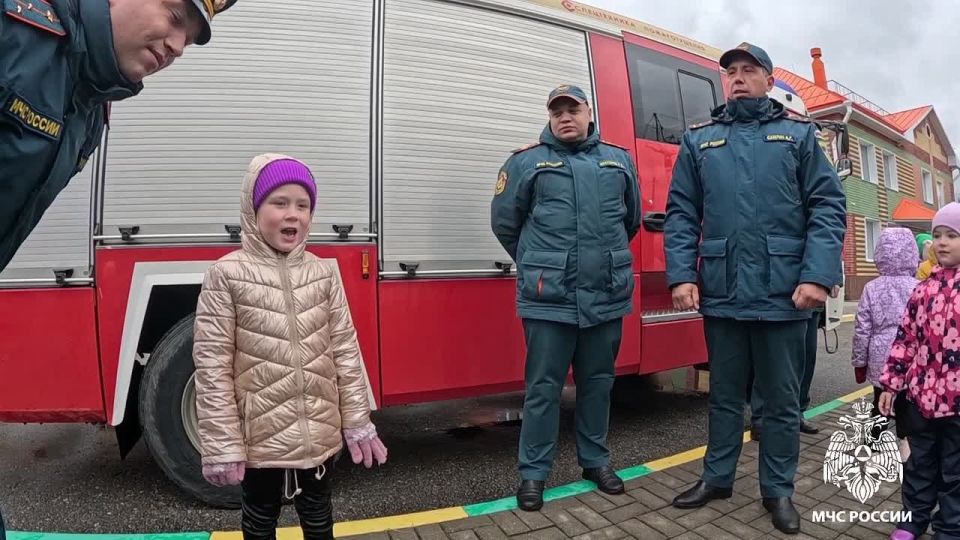 #КультурнаяСреда. Каждую среду рассказываем о творчестве пожарных и спасателей, о произведениях отечественных и зарубежных авторов (стихотворения, песни, фильмы, произведения изобразительного искусства)