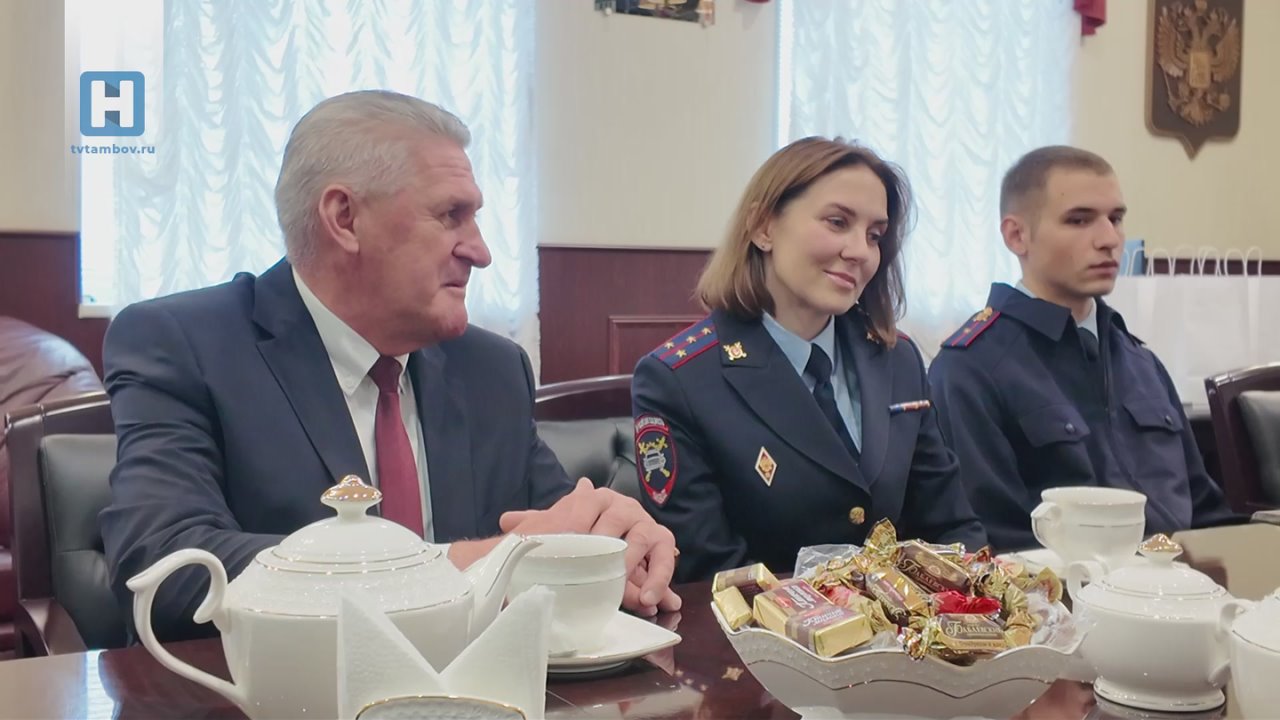Председатель гордумы Тамбова Константин Кутейников встретился с династиями полицейских