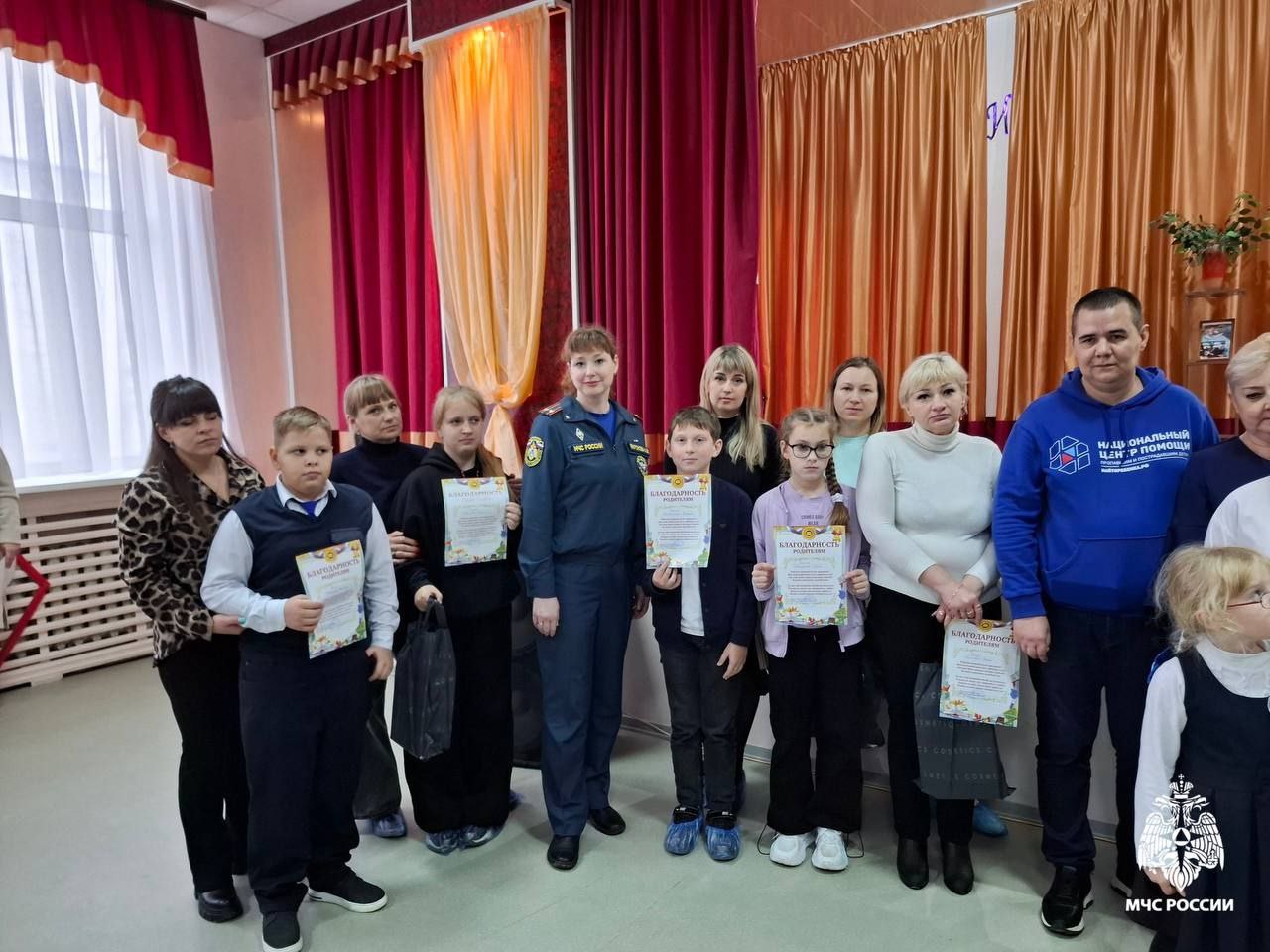 Главное — семья!. . Осень объединяет в себе два важных праздника — День отца и День матери Главное — семья!. . Осень объединяет в себе два важных праздника — День отца и День матери