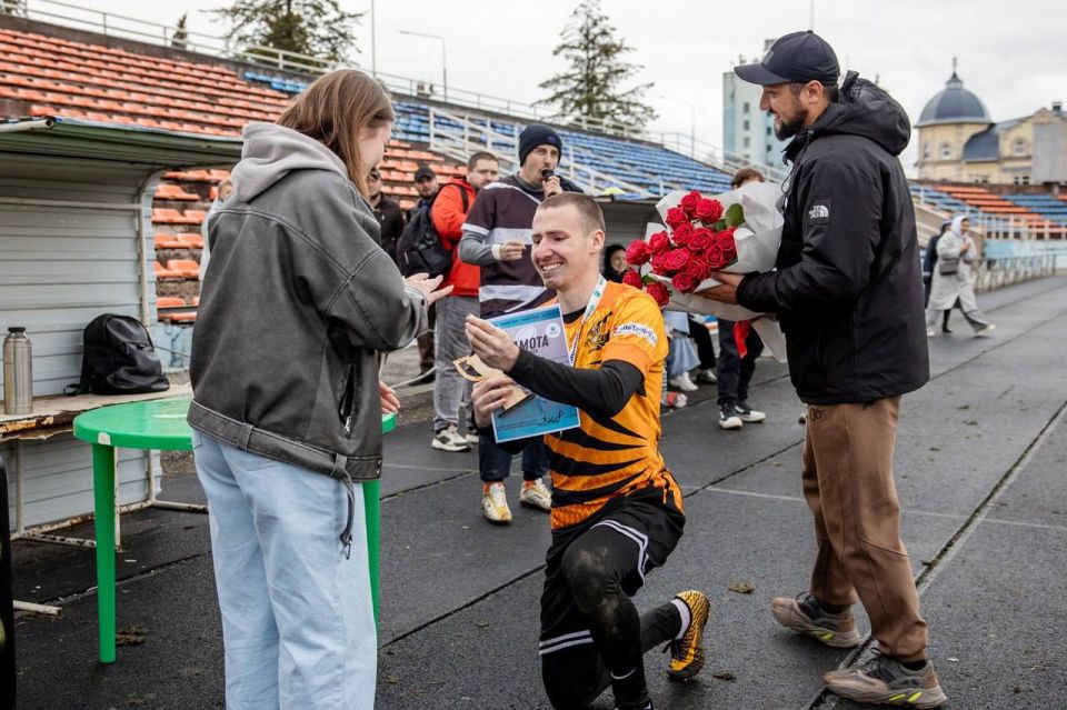 Тамбовский "Шмель" сделал возлюбленной предложение прямо на поле для регби