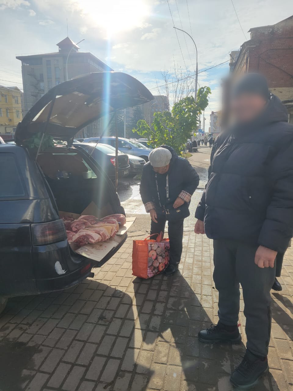 В Тамбове прошёл рейд по местам несанкционированной торговли В Тамбове прошёл рейд по местам несанкционированной торговли