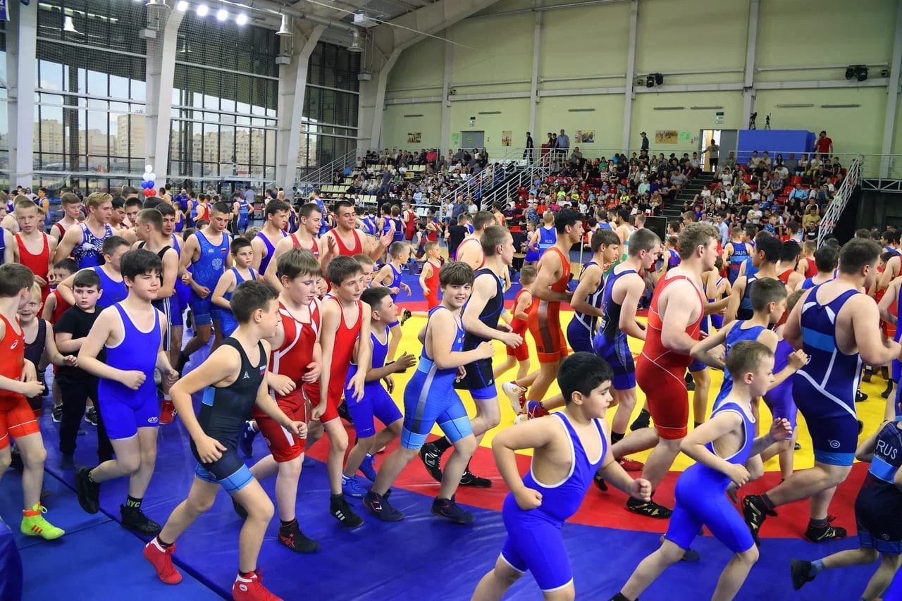 Президент России Владимир Путин провел в Самаре заседание Совета по развитию физической культуры и спорта Президент России Владимир Путин провел в Самаре заседание Совета по развитию физической культуры и спорта